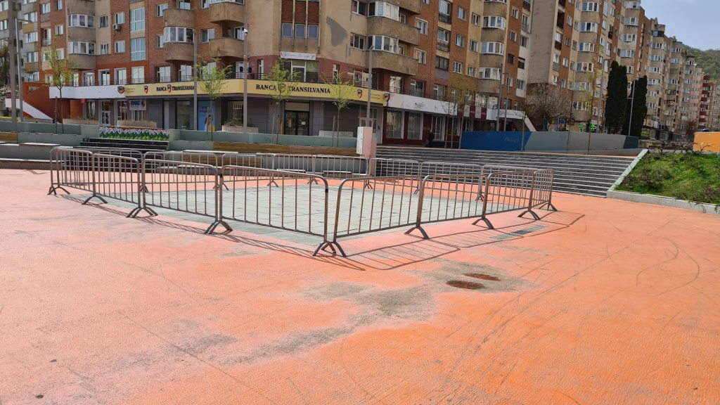 Măcar aici ești în siguranță, nu ai nevoie de colac de salvare
