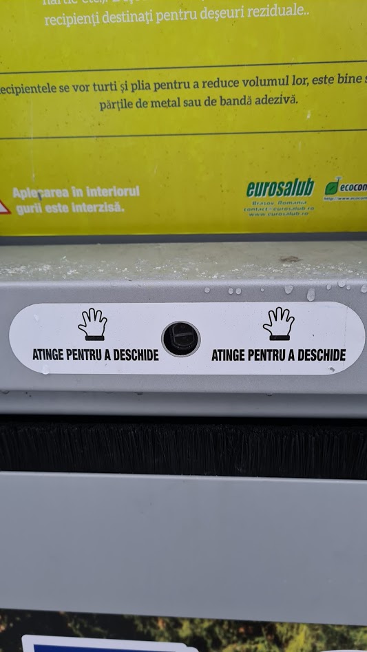 De ce ai pune așa ceva acolo? De ce nu ai pune să se deschidă automat nișele corecte?